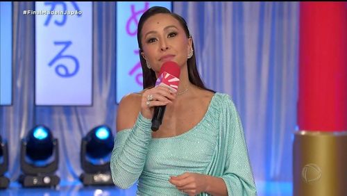 Sabrina Sato pode deixar a Record após audiência baixa aos domingos