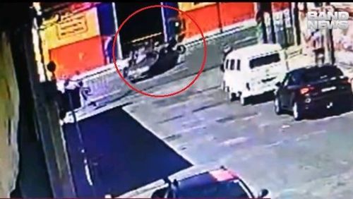 Bandido em fuga causa acidente impressionante que matou motoqueiro; assista