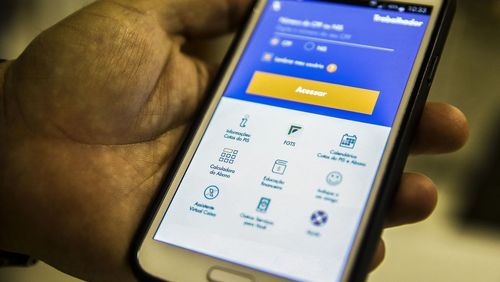 Cerca de 50% dos trabalhadores pretendem pagar dívidas com FGTS