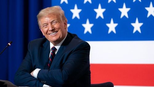 EUA propõem mudar lei sobre fluxo de água do chuveiro após reclamação de Trump sobre arrumar cabelo